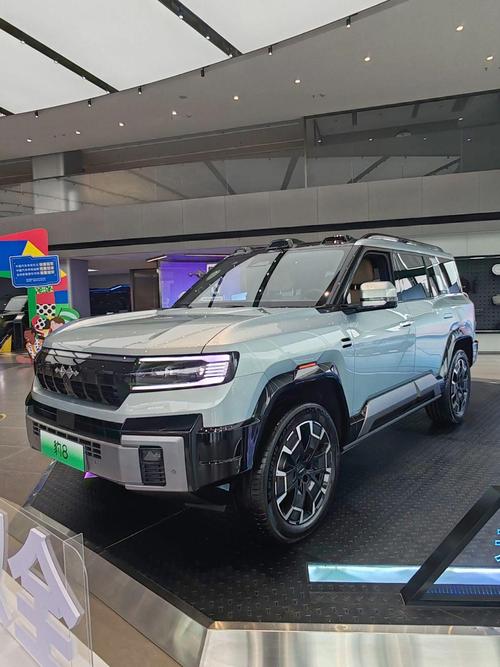 深圳252比亚迪方程豹硬派越野的爆款，英菲尼迪35周年与你共成长
